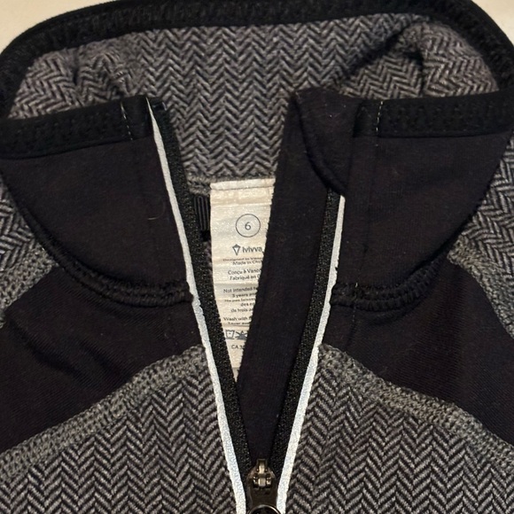 Ivivva by Lululemon Speed Seeker pullover herringbone size 6 - Picture 2 of 7